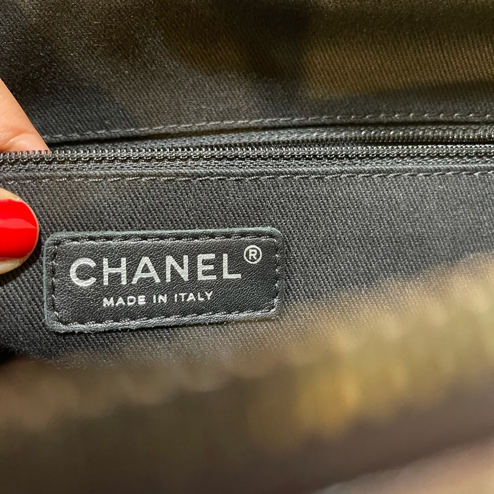 ❌SOLD❌💯Authentic Chanel XL Flap Iridescent Caviar - Picture 9 of 16
